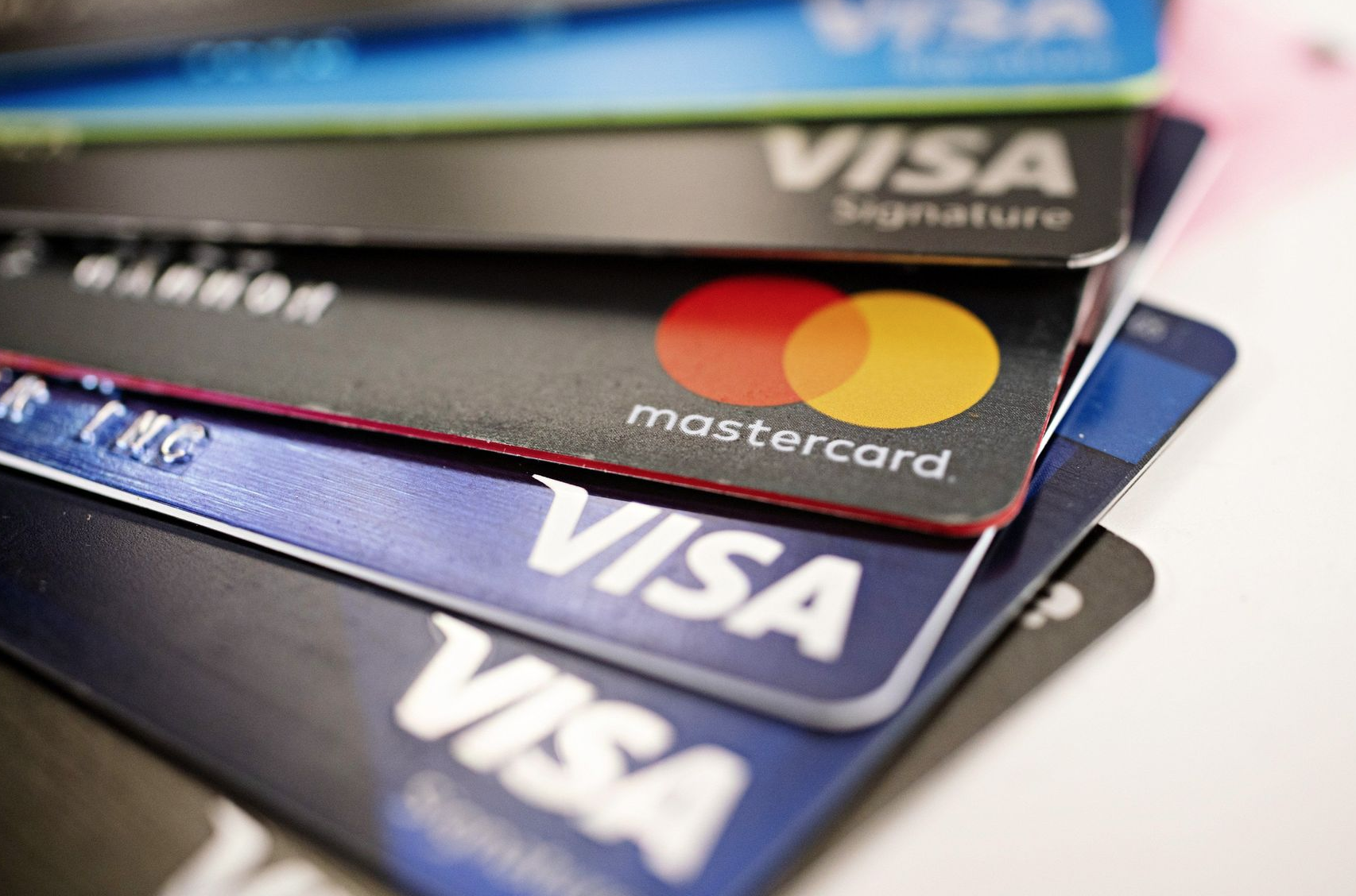 Credit Card Usage Declines, Bitcoin Payment Systems Rise