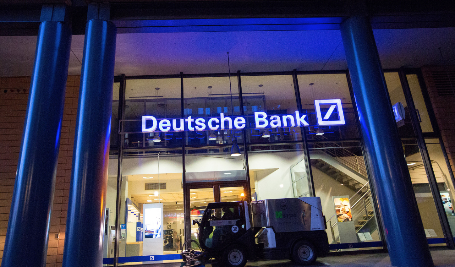 Global Bank Run Starts With Deutsche Bank As Clients Pull $1 Billion A Day (#GotBitcoin?)